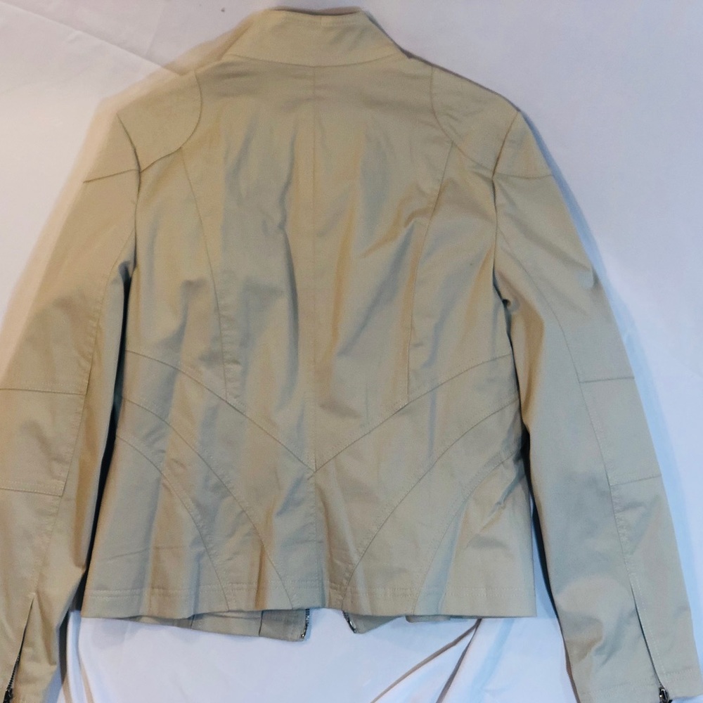 Jacket - Picture 2 of 3